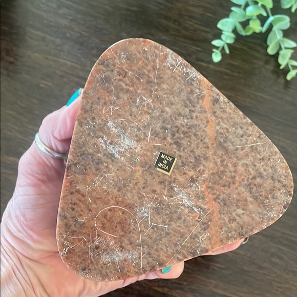 Triangular Carved Stone Box‎ - Picture 3 of 4